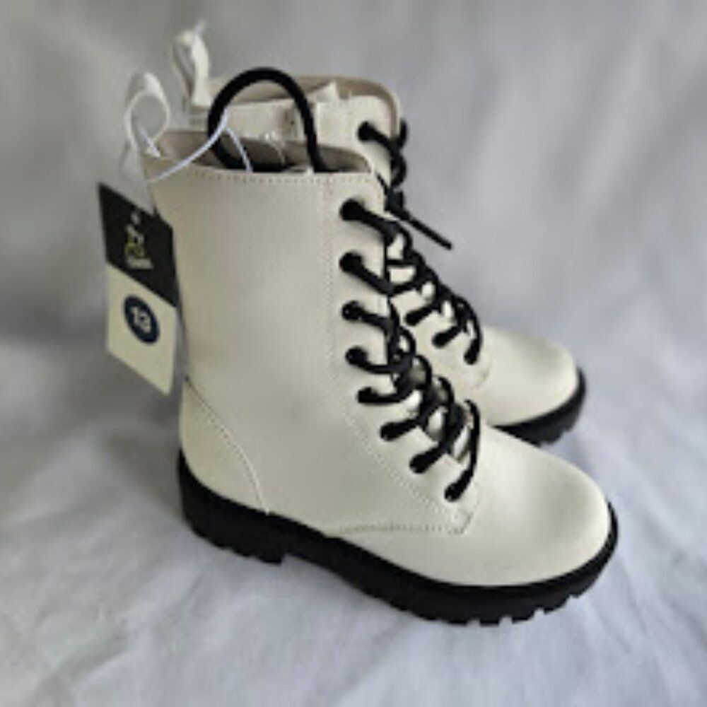 Art Class Khari Lace-Up Combat Boots - White - Girls size 13 - NEW